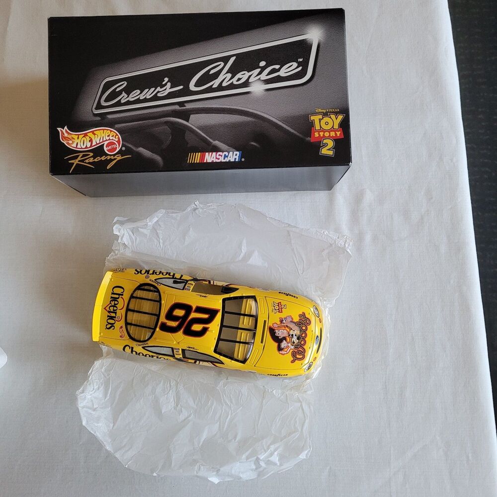 Hot Wheels 1:24 NASCAR Johnny Benson #26 Toy Story 2 Cheerios Diecast